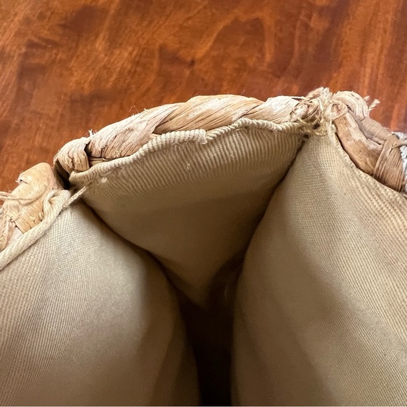 Sun ‘N’ Sand straw bag with silver glitter circles - Picture 10 of 11